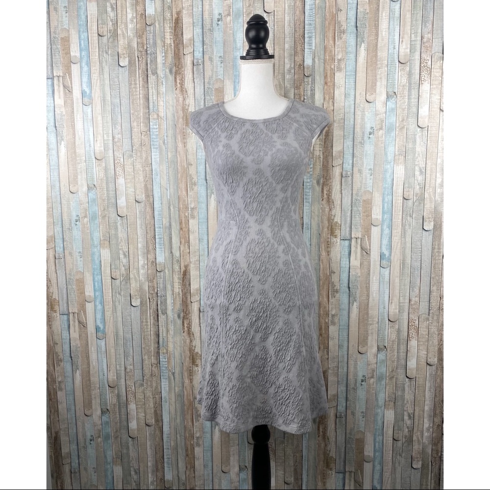 Yoana Baraschi XS Fitted Gray Brocade Sheath‎ Dress